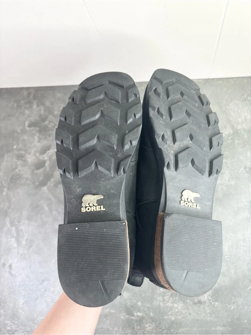 Sorel Emelie Chelsea Waterproof Boots black size 7